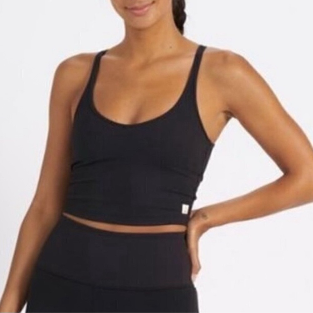 Vuori ribbed crop tank top. Large